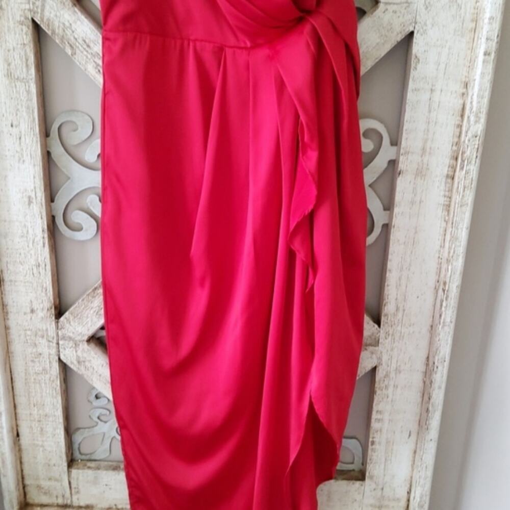 Lulu's Women's Law of Attraction Satin One-Shoulder Asymmetrical Midi Dress Red - Picture 8 of 12